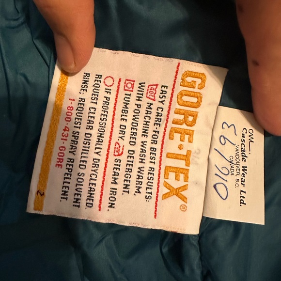 Vintage MEC 90's gore-tex ski shell jacket - Picture 7 of 7